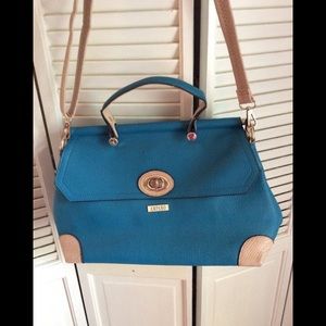 Amparo shoulder/satchel with adjustable strap